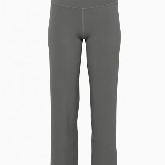 Aritzia Atmosphere TNAButter shorts - Picture 5 of 5